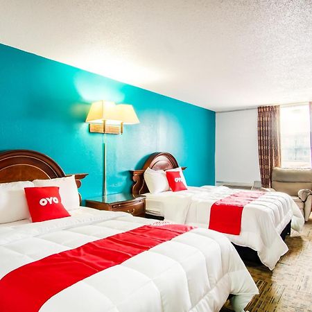 Oyo Hotel Hutchinson West 4Th Ave Buitenkant foto