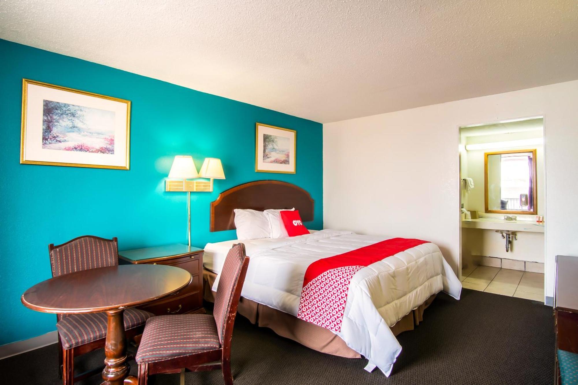 Oyo Hotel Hutchinson West 4Th Ave Buitenkant foto