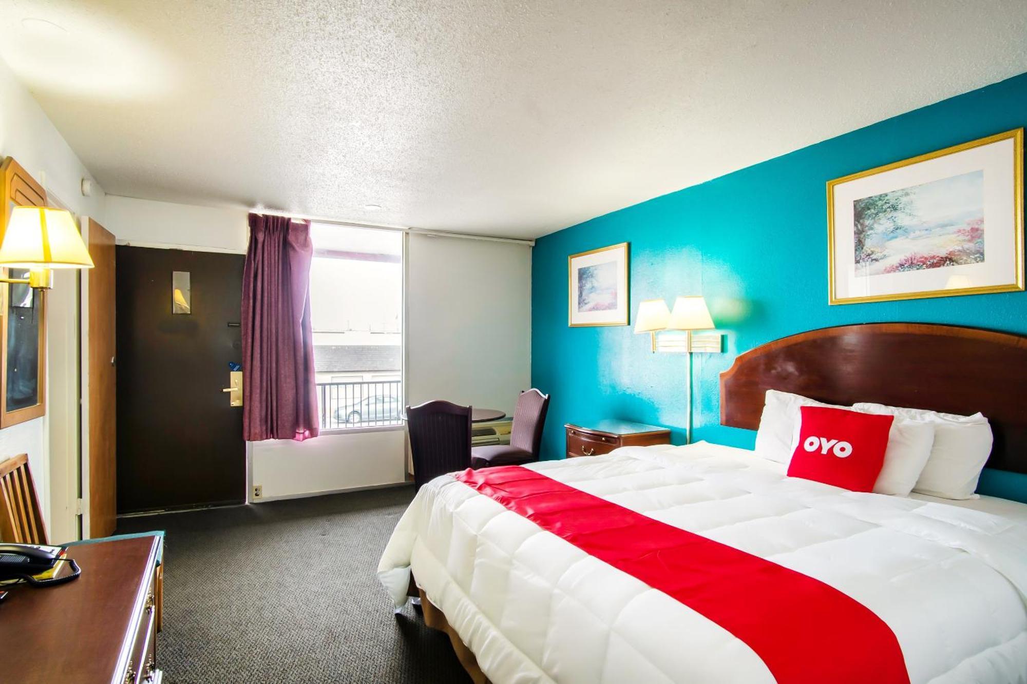 Oyo Hotel Hutchinson West 4Th Ave Buitenkant foto
