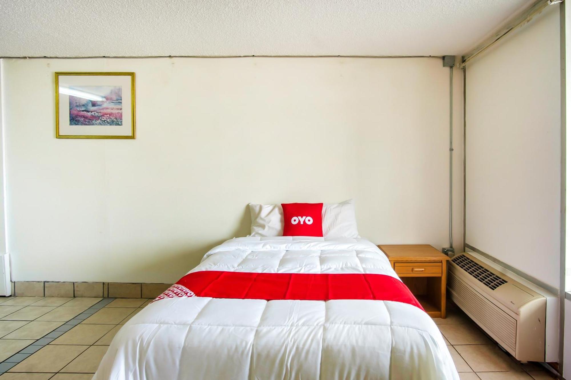 Oyo Hotel Hutchinson West 4Th Ave Buitenkant foto