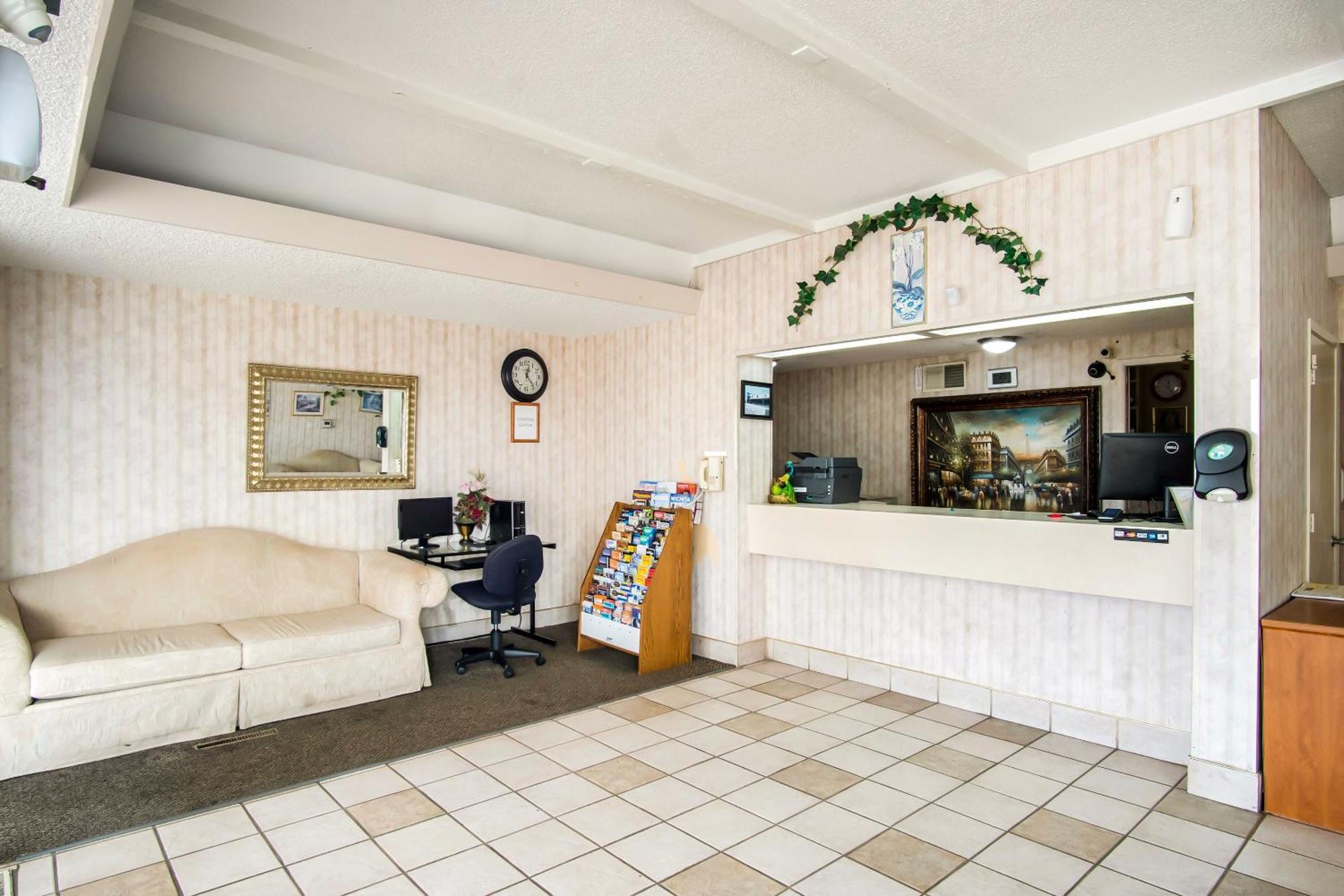 Oyo Hotel Hutchinson West 4Th Ave Buitenkant foto